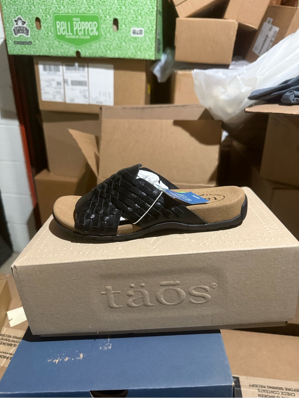 NWT Taos Guru Women’s Leather Sandal - Black Size 7 - Picture 2 of 3